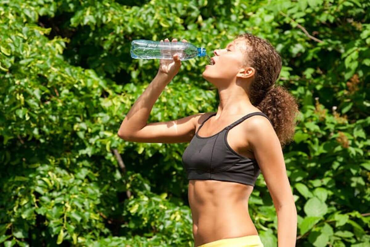 How Much Water Should You Drink a Day to Lose Belly Fat
